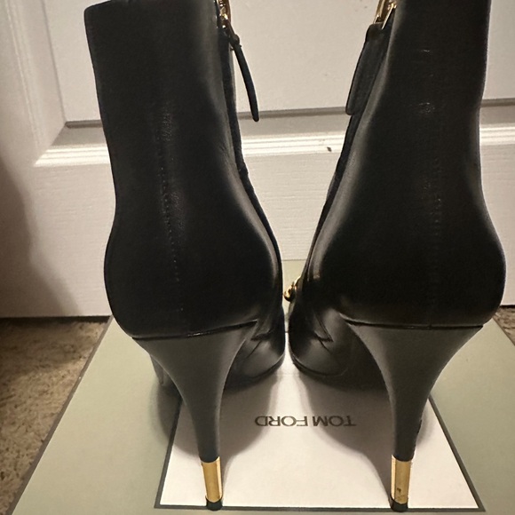 Tom Ford 105MM Chain Leather Ankle Boots, Size 8 - Picture 2 of 6